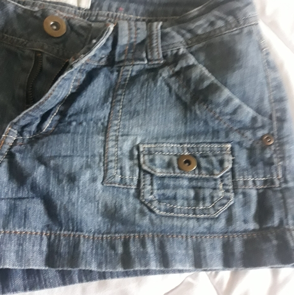 Jean shorts - Picture 2 of 4